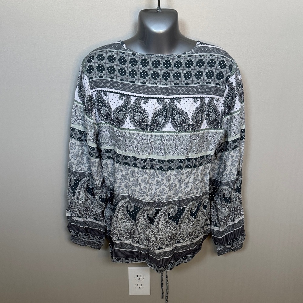 crosby. Black and White Paisley Print Long Sleeve Top